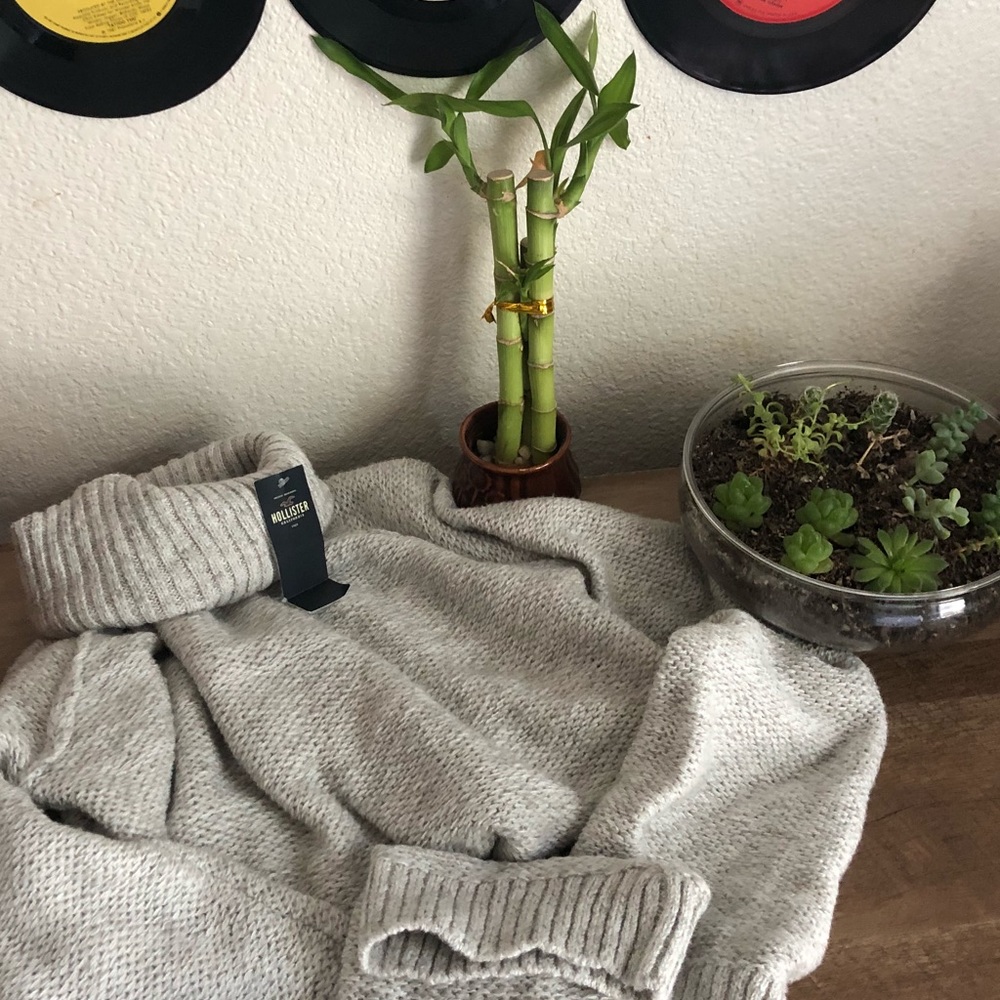 Gray Knitted Sweater from hollister